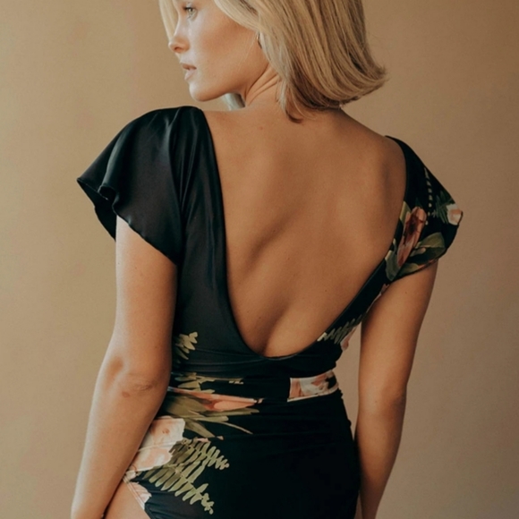 One piece swimsuit - Picture 3 of 3